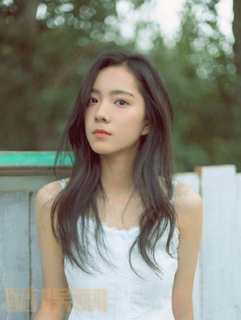 费达菲个人资料,才华横溢的艺术家，人生轨迹与艺术成就的完美融合