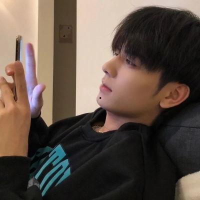 少年帅哥图片,捕捉青春风采的瞬间